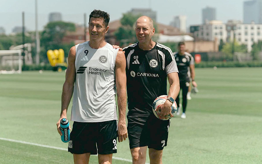 Op贸藕niony debiut Roberta Lewandowskiego w Chicago Fire